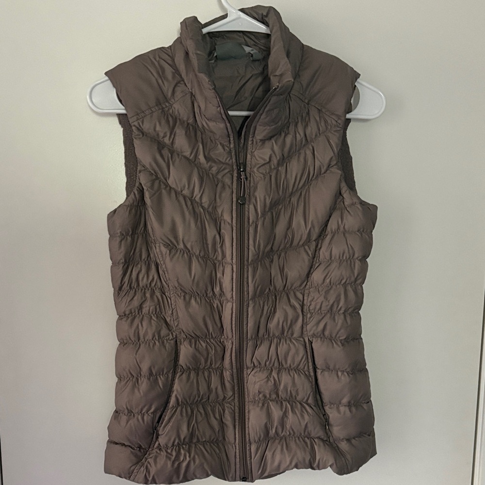 Stylish Women's taupe puffer Vest Sz S